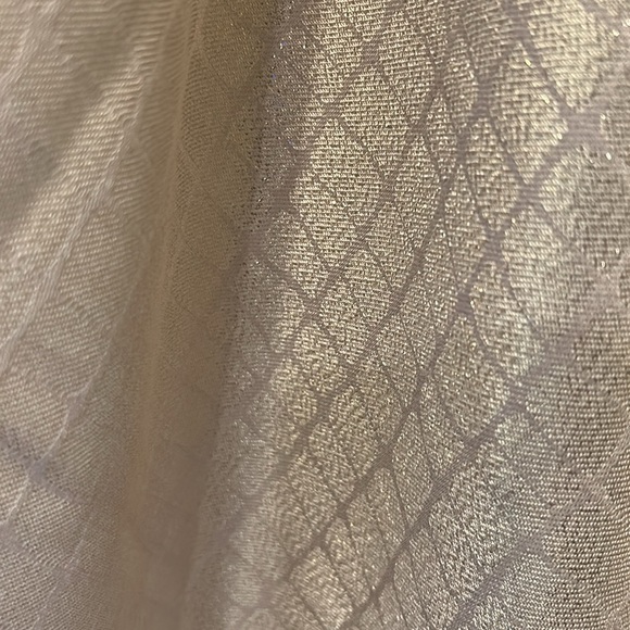 NWT Calvin Klein Wrap/Scarf with Metallic Small Windowpane Design - Picture 5 of 6